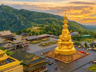 【臻選九寨溝五彩黃龍】峨眉山金頂船遊樂山大佛熊貓基地九寨千古情文化交流考察8日(川航)